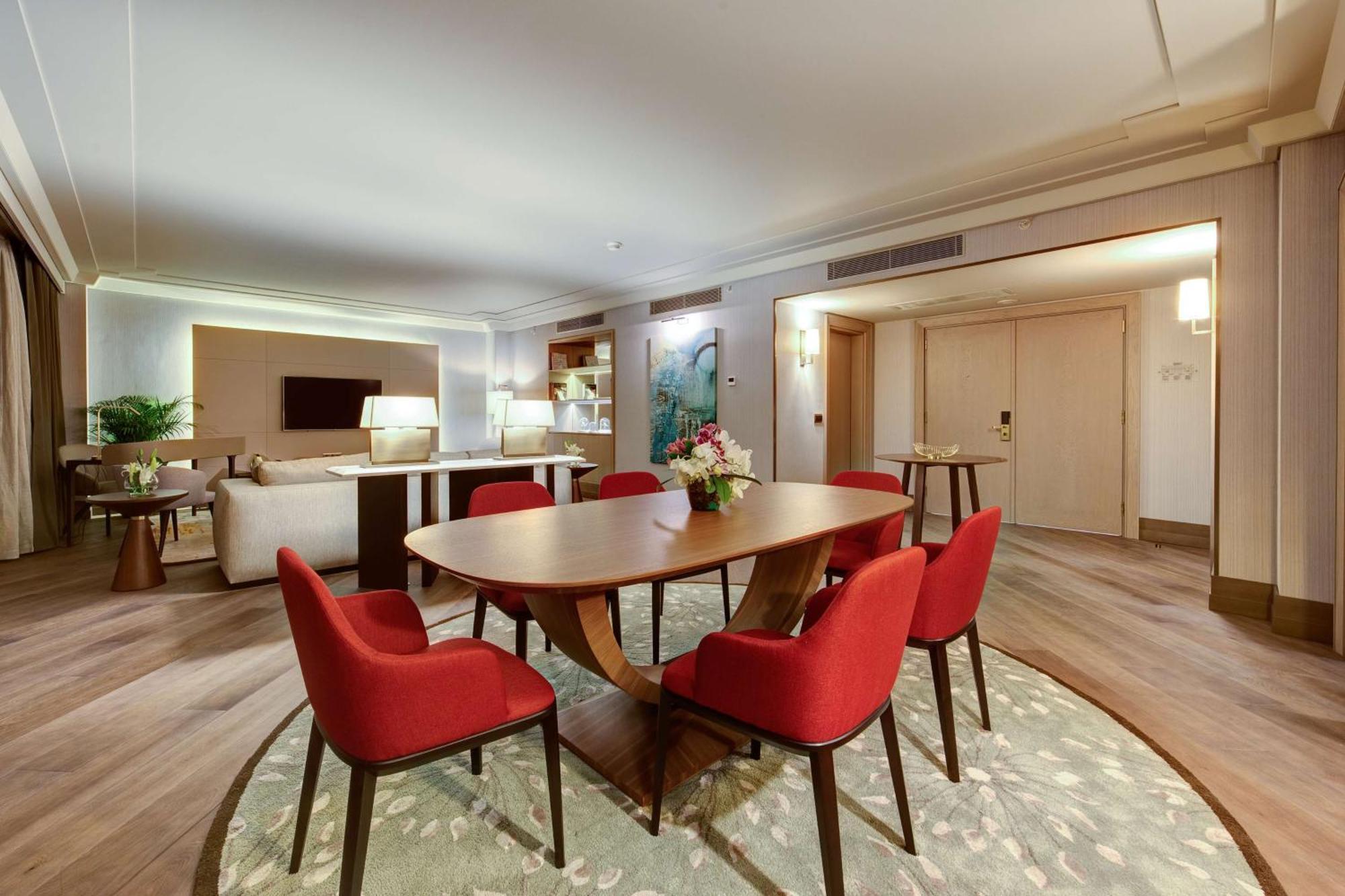 Adana Hiltonsa Hotel מראה חיצוני תמונה
