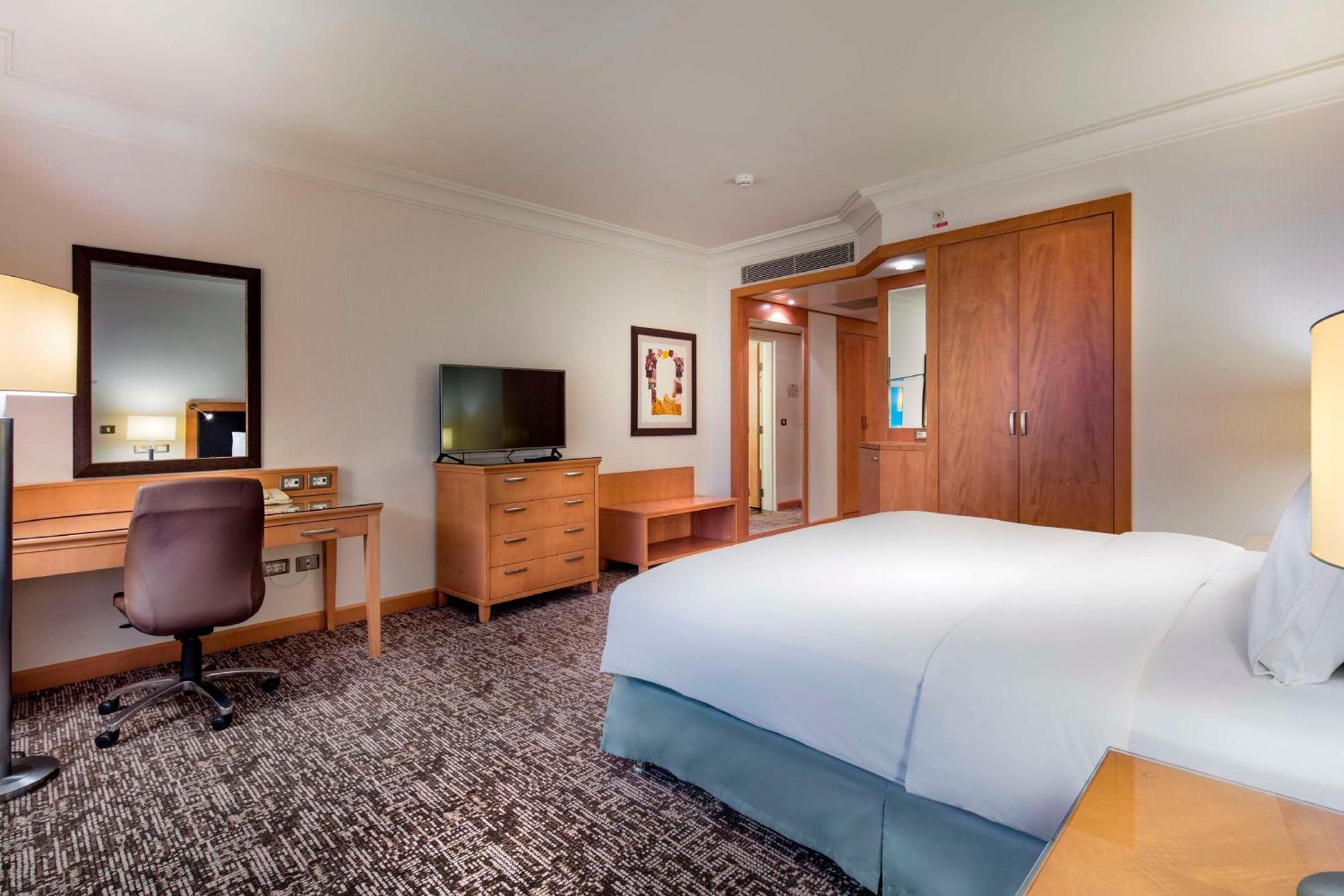 Adana Hiltonsa Hotel מראה חיצוני תמונה